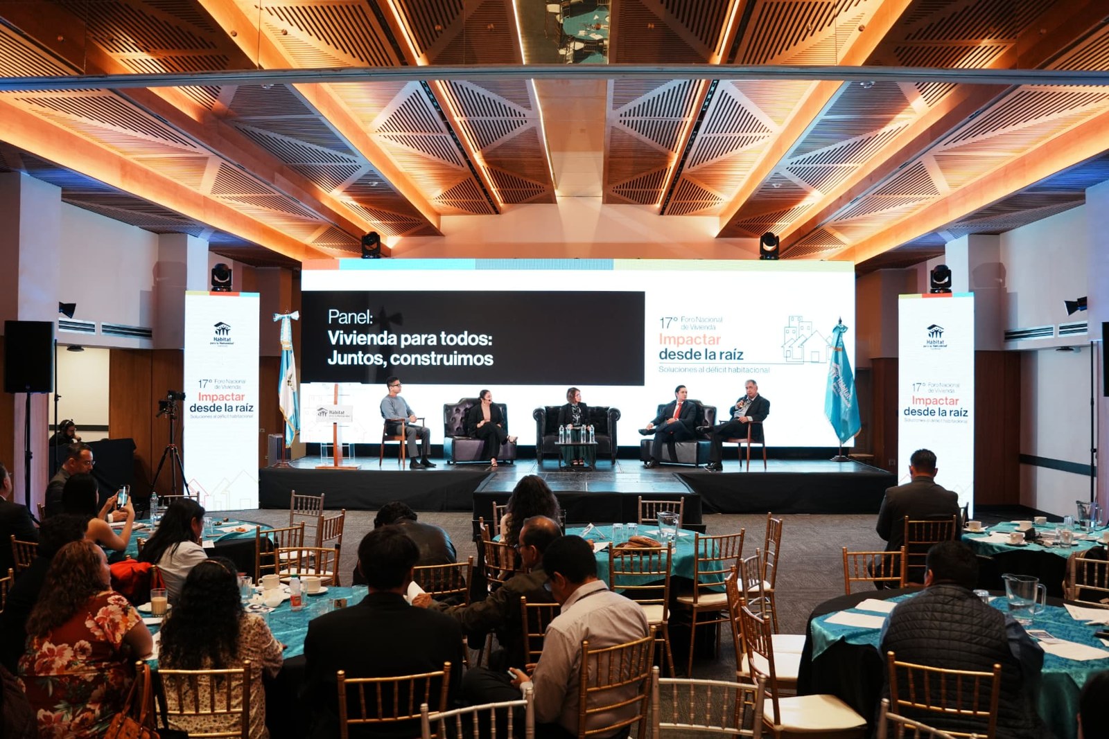 Panel Vivienda para todos: juntos, construimos