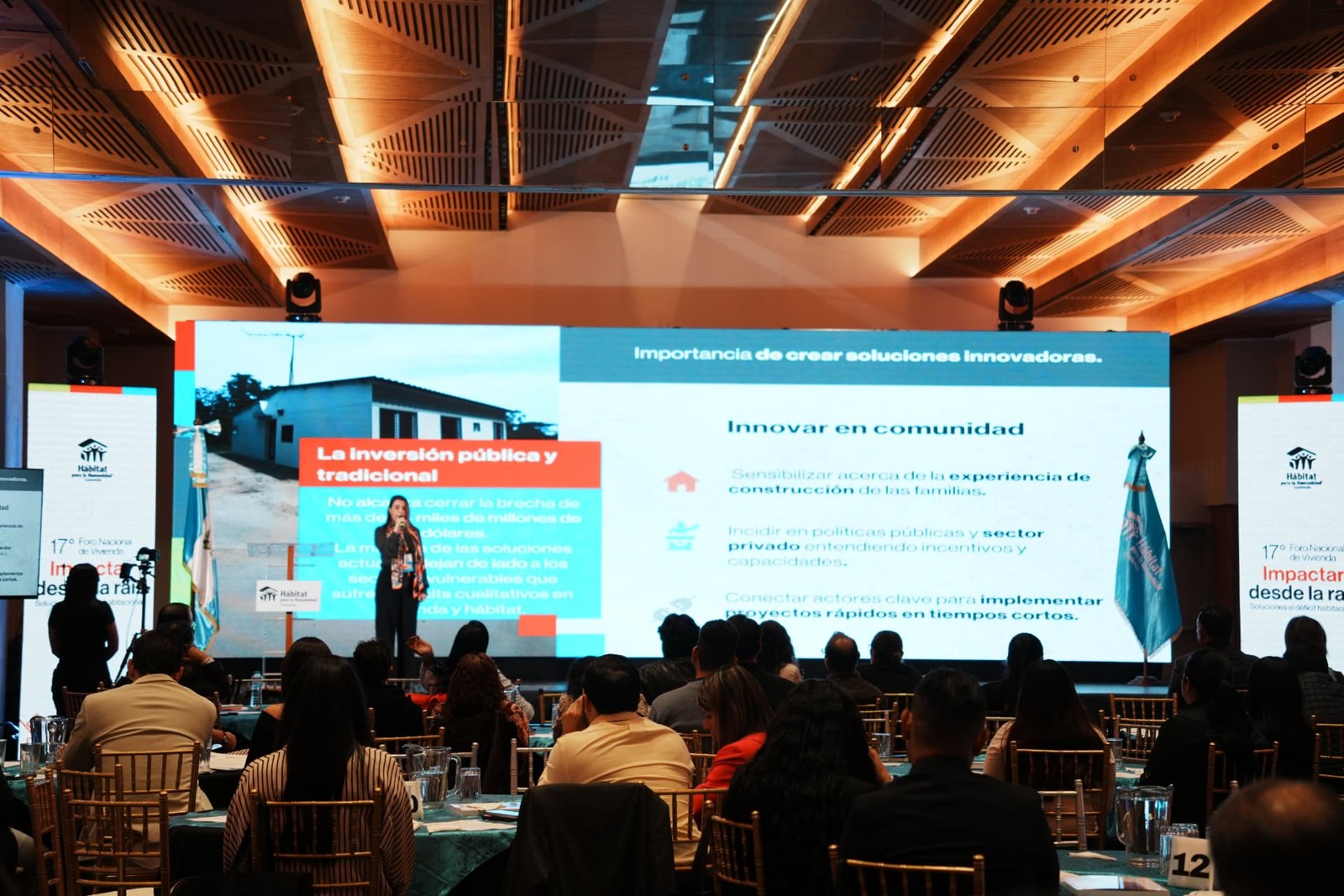 Conferencia magistral durante el 17° Foro Nacional de Vivienda